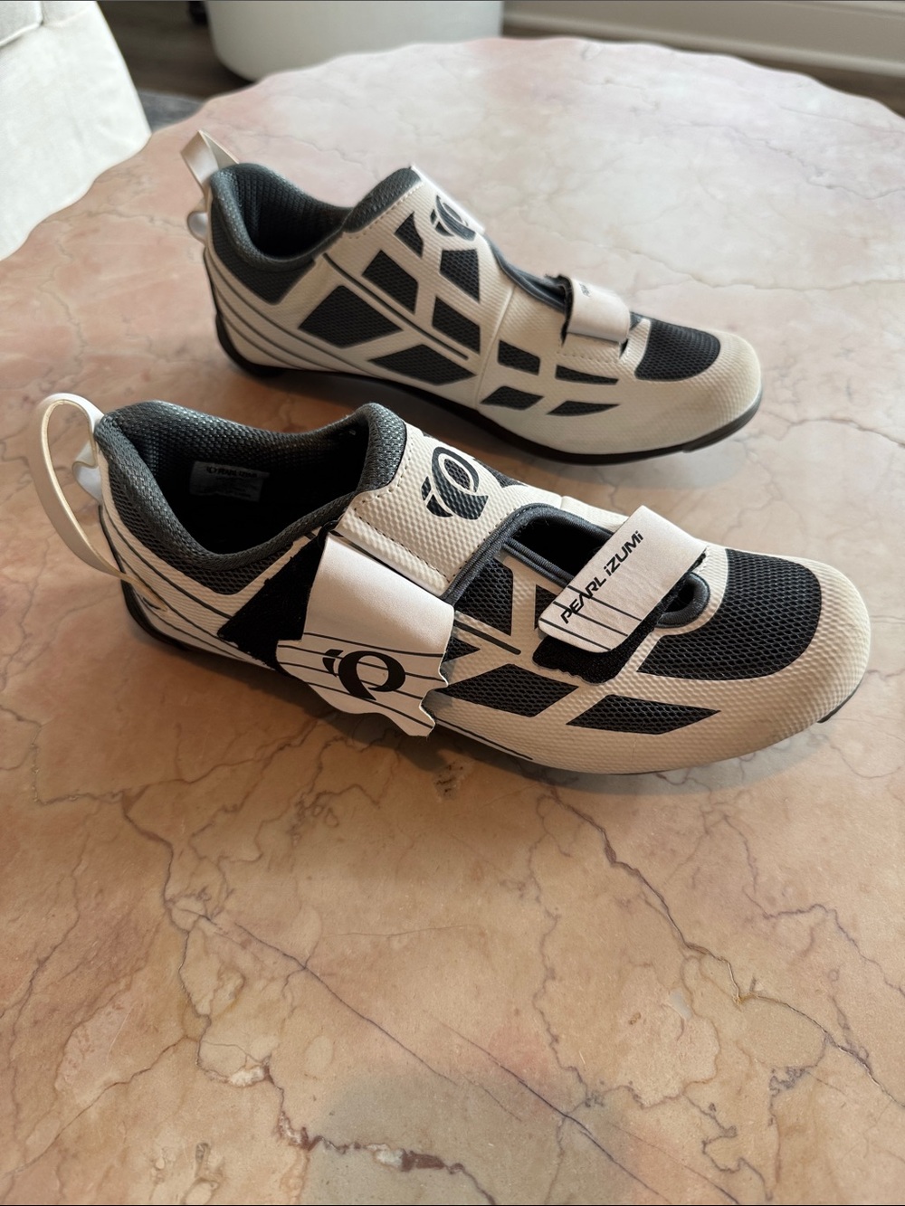 Pearl Izumi women’s white and black spinning Shoes / sneakers EUR 42 women’s